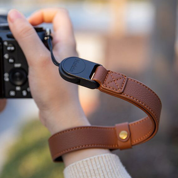 Ремешок на запястье Haida Classic Leather Wrist Strap Коричневый
Ремешок на запястье Haida Classic Leather Wrist Strap Коричневый