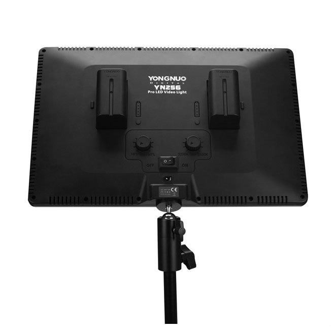 

Осветитель YongNuo YN-256 3200-5500K YN256