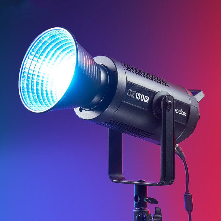 

Осветитель Godox SZ150R