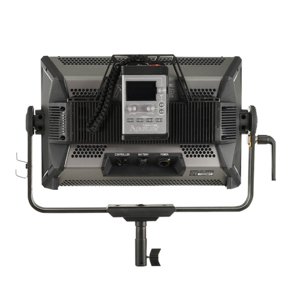 

Осветитель Aputure Nova P300c APC0107A2B