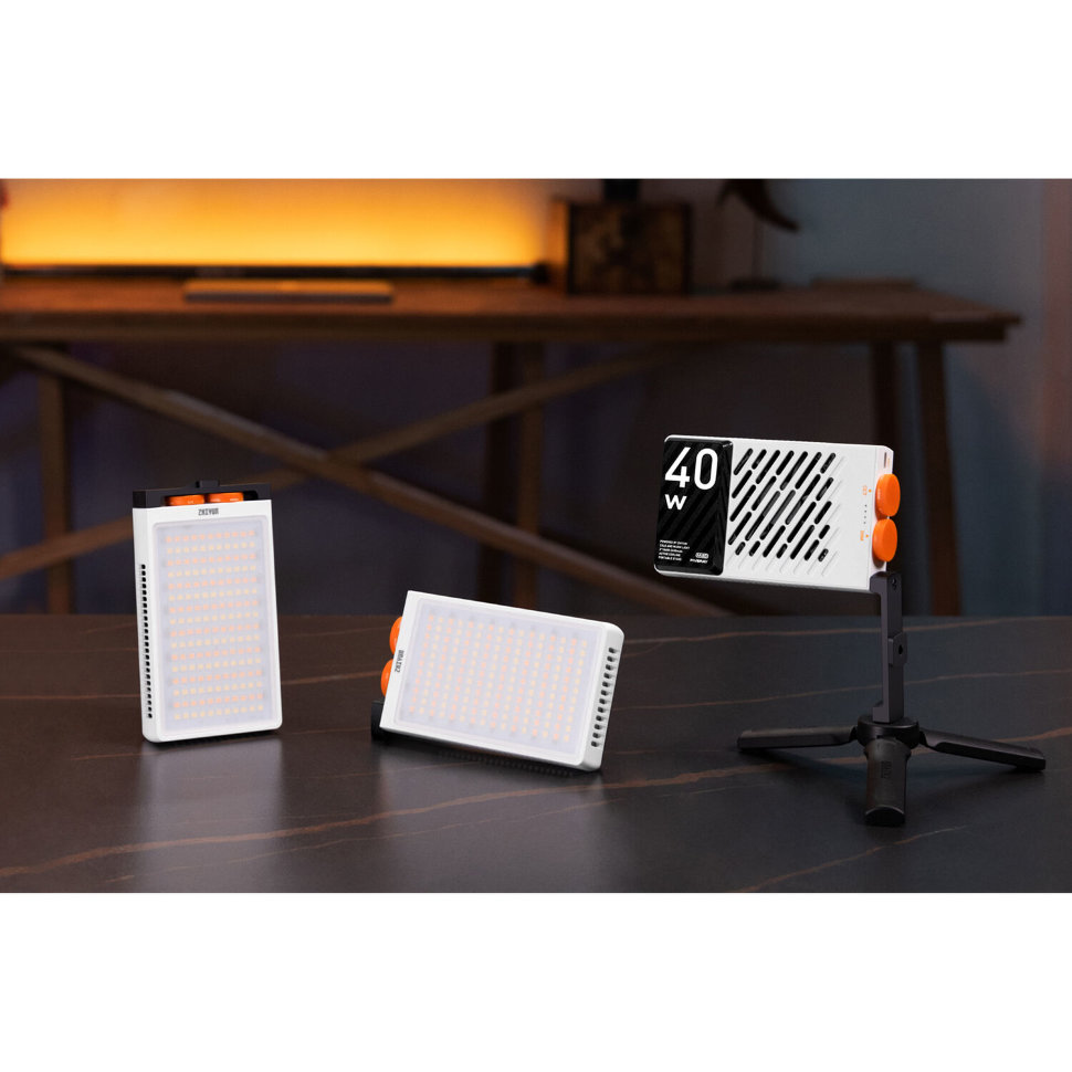 Осветитель Zhiyun FIVERAY M40 Белый C040005G2