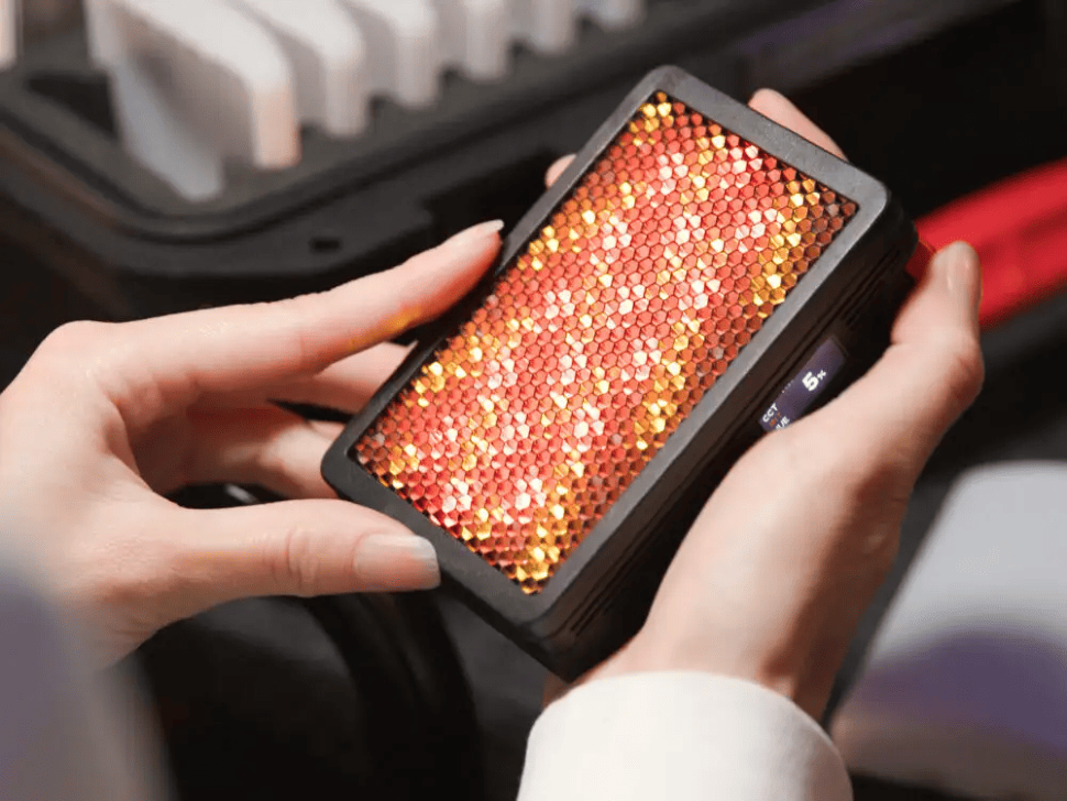 Осветитель Aputure MC Pro APA0229A10