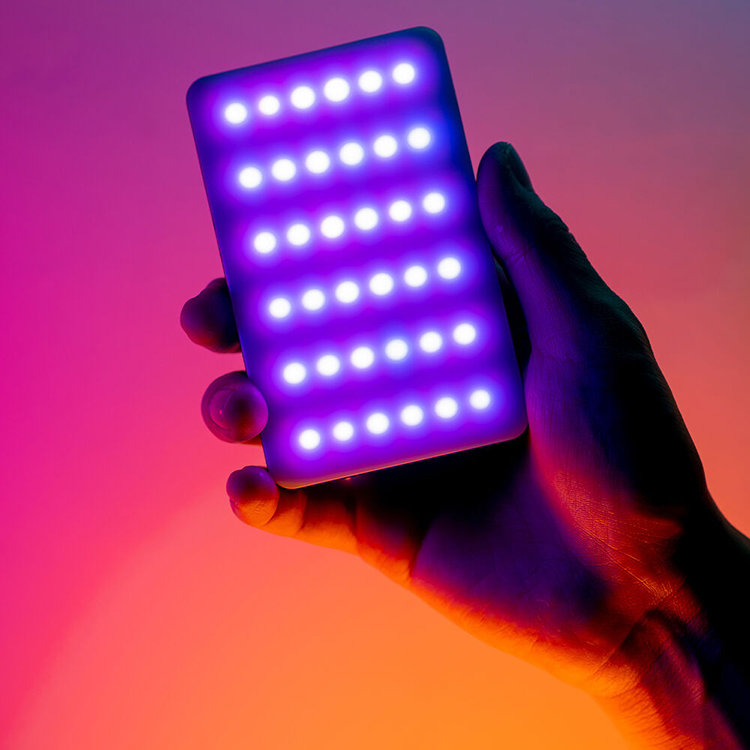 

Осветитель Ulanzi VL120 RGB 2495