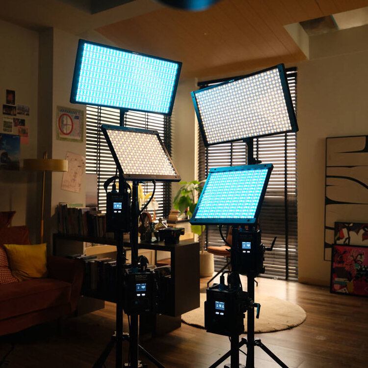 

Осветитель NanLite PavoSlim 120C