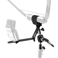 Артикул: 24050. Держатель Lastolite TriGrip Bracket LA2430 для отражателя и вспышки