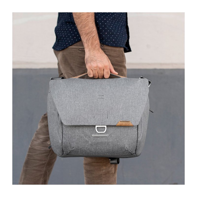 

Сумка Peak Design The Everyday Messenger 13L V2.0 Серая BEDM-13-AS-2