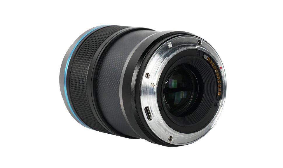

Объектив Sirui Sniper 23mm F1.2 AF APS-C E-Mount Чёрный 23AS12E-B