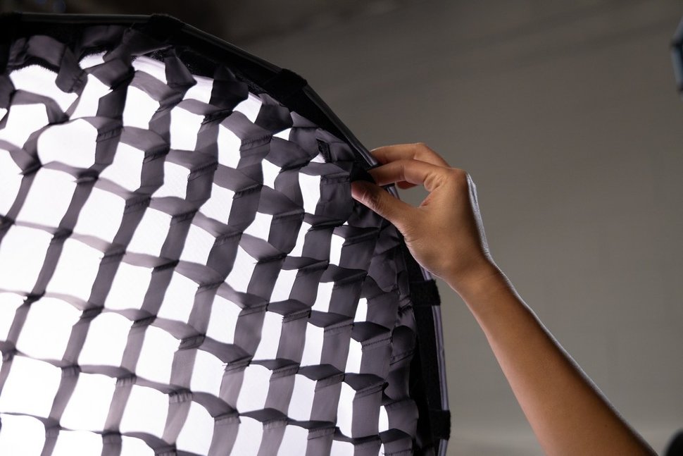 Софтбокс Aputure Light Dome Mini III с сотами APS0005A3T