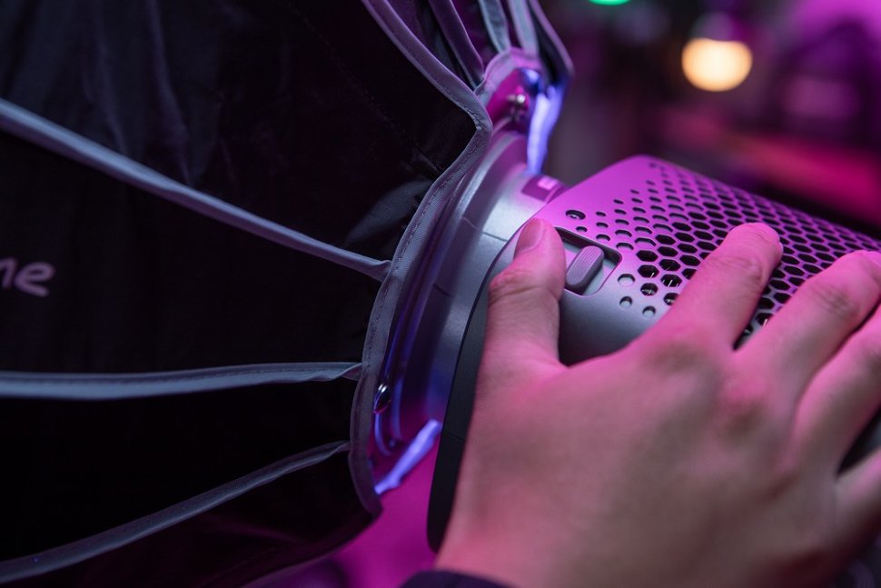 Софтбокс Aputure Light Dome Mini III с сотами APS0005A3T