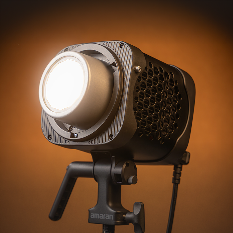 

Осветитель amaran Halo 300x